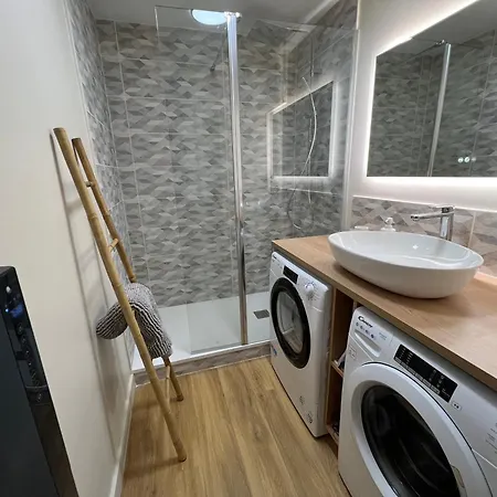 דירה Le 23 St-sernin - Capitole - 2 Bdrs 30m2, Terrace, Free Private Car Park - T3 60m2 Terrasse, Parking Prive Gratuit